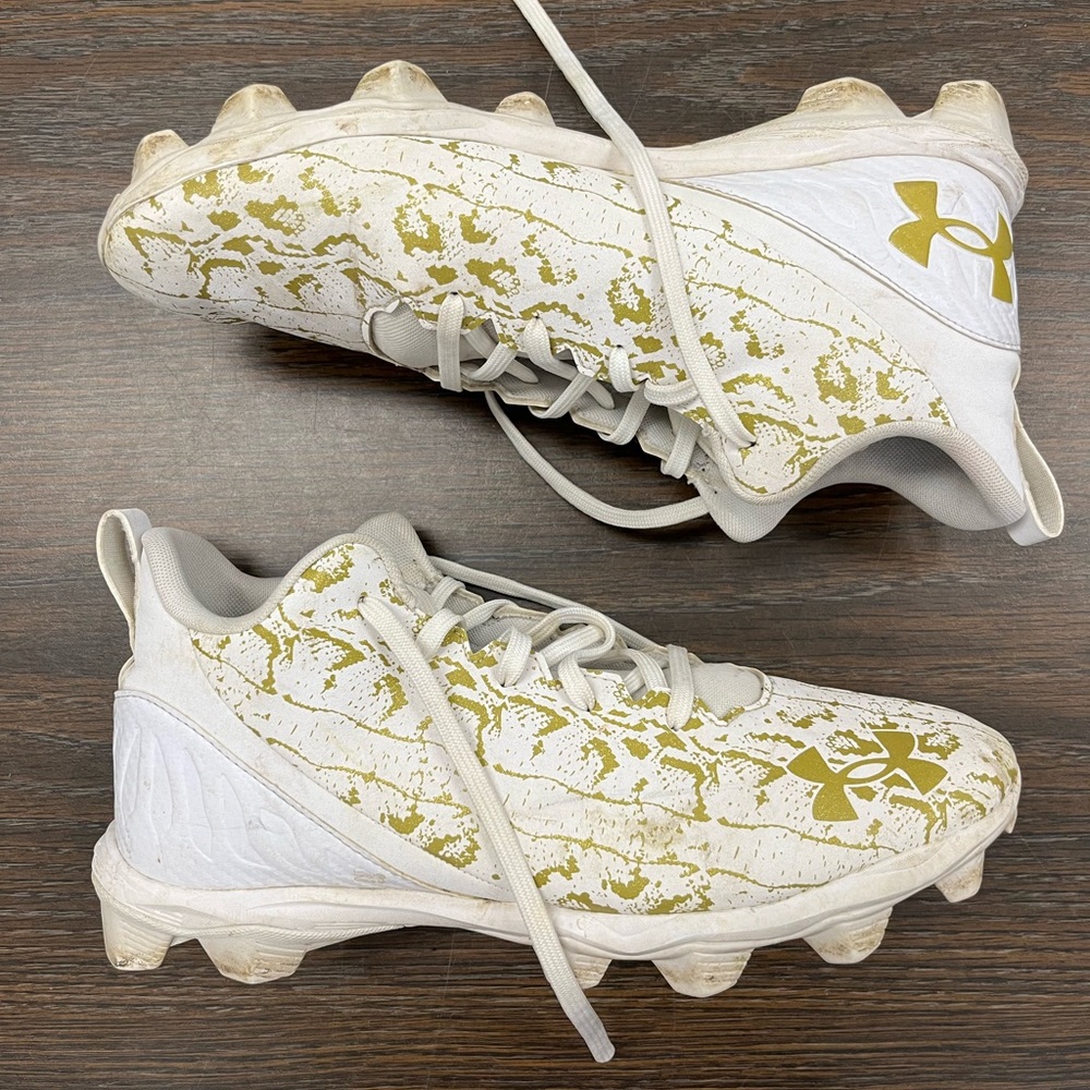 Under armor football cleats